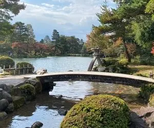شگفتی های طبیعت؛ باغ کنروکوئن توی ژاپن با پل های افسونگرش عین یه تابلو نقاشی زیباست