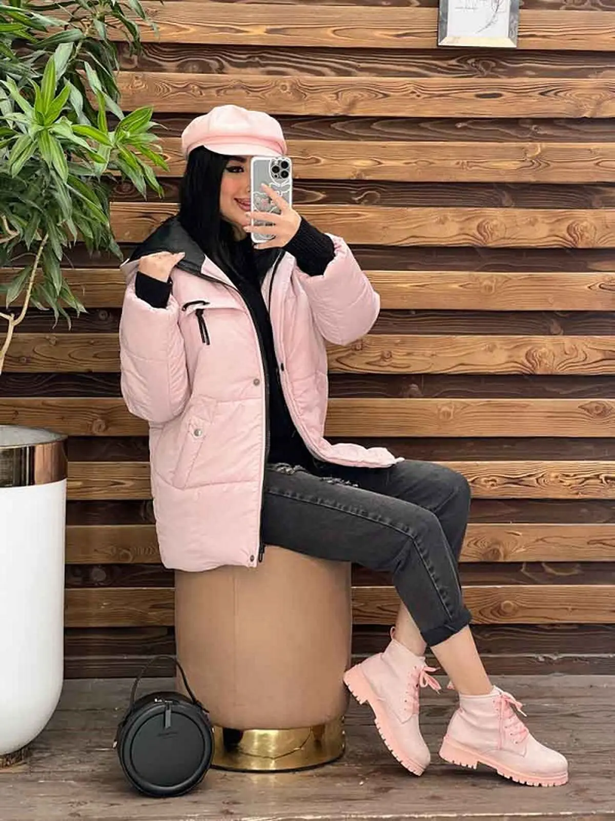 کاپشن صورتی
