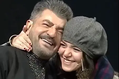 آواز شاد؛ محمود شهریاری بدجور سوپرایز شد؛ فقط دخترش میتونست اشک پدرش رو دربیاره