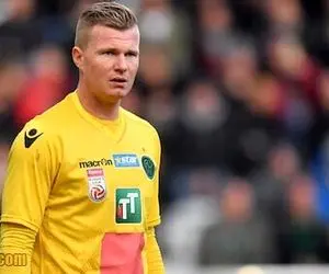 (عکس) عذرخواهی جالب دروازه بان سپاهان از پرسپولیس