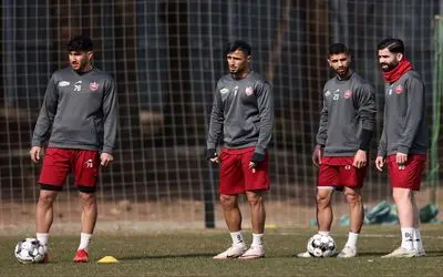 روز و ساعت مسابقه پرسپولیس و چادرملو در لیگ برتر