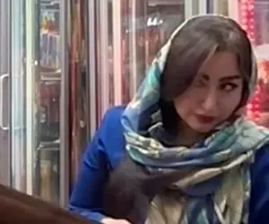 آواز احساسی؛ دختره اومد سوپری خرید پسره زد زیر آواز زنه هنگ بود که یهو رفتگره هم خوند