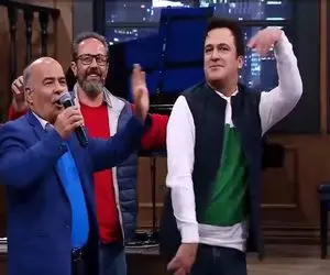 سکانس شاد/اصغر اقا با 70 سال سن با مامانیش اومده ادا و اطوارش دهن پر کنه