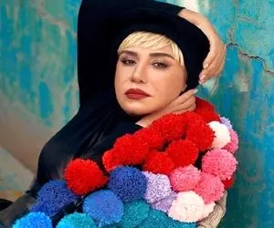 نسیم ادبی پشت فرمان بی خیال حجاب و بدون ترس از پیامک پلیس! 