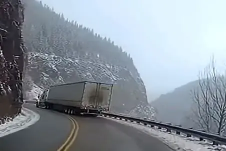 معماری طبیعت؛ برای شادی روح راننده تریلی صلوات