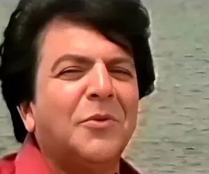آواز شاد؛ عباس قادری رقص کنان لب ساحل آهنگ میخونه
