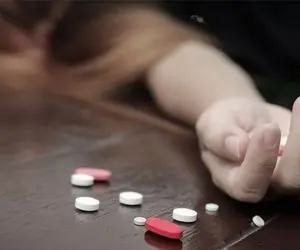 پدر کشف رودی (مشهد) دخترش را با متادون کُشت و خودکشی کرد!