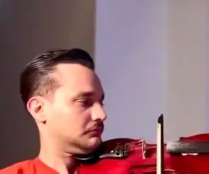 آواز شاد؛ دوستش به پسره میگه ملودی پدرخوانده رو به چند زبون دنیا بزن اونم کم نمیاره