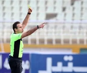 دیالوگ های عجیب و غریب داور بازی هوادار - استقلال!