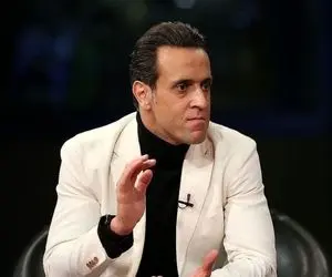 (عکس) دیدار علی کریمی با سرباز فراری تیم ملی!