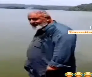 سکانس خندان؛ عمو جواد فرستادن توک کوه عکس یادگاری بگیره ازش خاطره موند