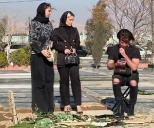 آواز احساسی؛ پسره رفت سر قبری که خانوما وایساده بودن جوری خوند گریه شون بند نیاد