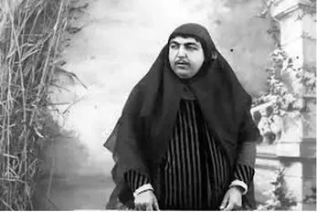 سفر به ایام قدیم؛ عکس دختر ناصرالدین شاه با موهای خیییلی بلندش کنار سگ پا کوتاهش