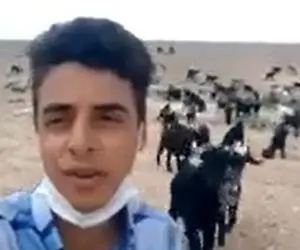 آواز احساسی؛پسر چوپان وسط دشت و صحرا یطوری آهنگ شجریان رو خوند که جاش رو استیج کنسرته