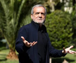 حضور سرزده رییس جمهور در مراسم شام غریبان‌ امام‌حسین (ع) اردبیل