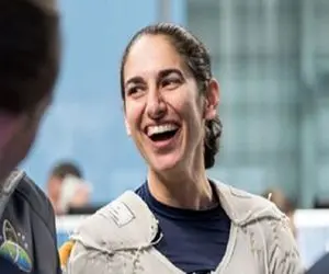 وقتی یاسمین مقبلی وسایلش را در فضا گم می کند