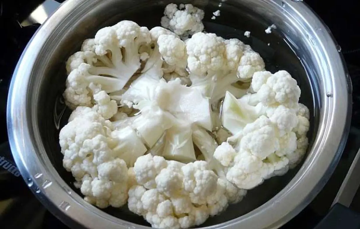 Cleaning-cauliflower-with-vinegar