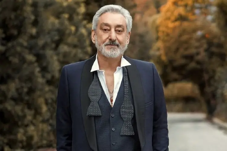 دانلود آهنگ پخش شده از ابی در صدا و سیما؛ این آهنگشو باید گذاشت رو سر حلوا حلوا کرد