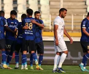 تماشاگر ویژه بازی استقلال - هوادار 