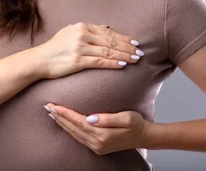 چرا سینه چپ خانم ها بزرگ تر از سینه راست است؟!