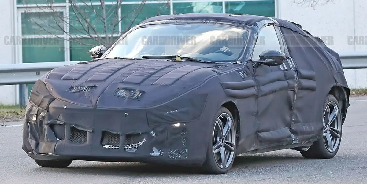 ferrari-purosangue-spied-1-1643996960