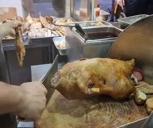 کباب سگ؛ پوست سگ سفید نازنازی و کز داد انداخت تو قابلمه بپزه میلیاردی بفروشه
