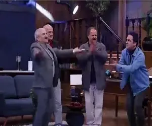 آواز شاد/حاج اقا واسه اخلاق زهرمارش عصبی شده حامد پخش زمین شده از خنده 