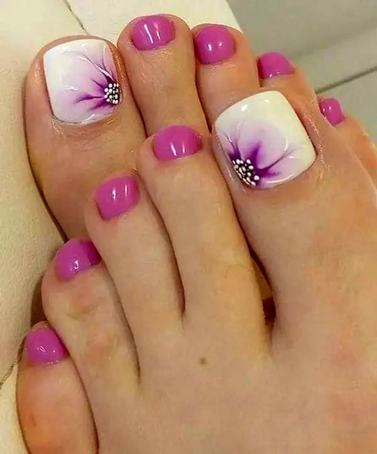 the-latest-model-of-girls-toenail-design-35