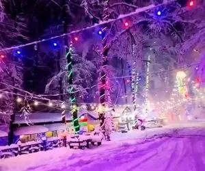 معماری خلاقانه؛ اینجا سوییس نیست کلاردشت خودمونه که برف اومده عینهو دیزنی تزیین شده