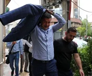 علی دایی منتظر اولین پرواز برای خروج از ایران