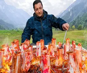 غذای باحال؛ قلم 100تا گاو که تراش خورده میشوره و سرخ میکنه آبگوشت بزباش میپزه