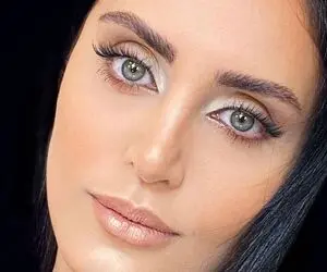 الناز شاکردوست با شلوار جذب و بدن نما در حال کوهنوردی! + عکس