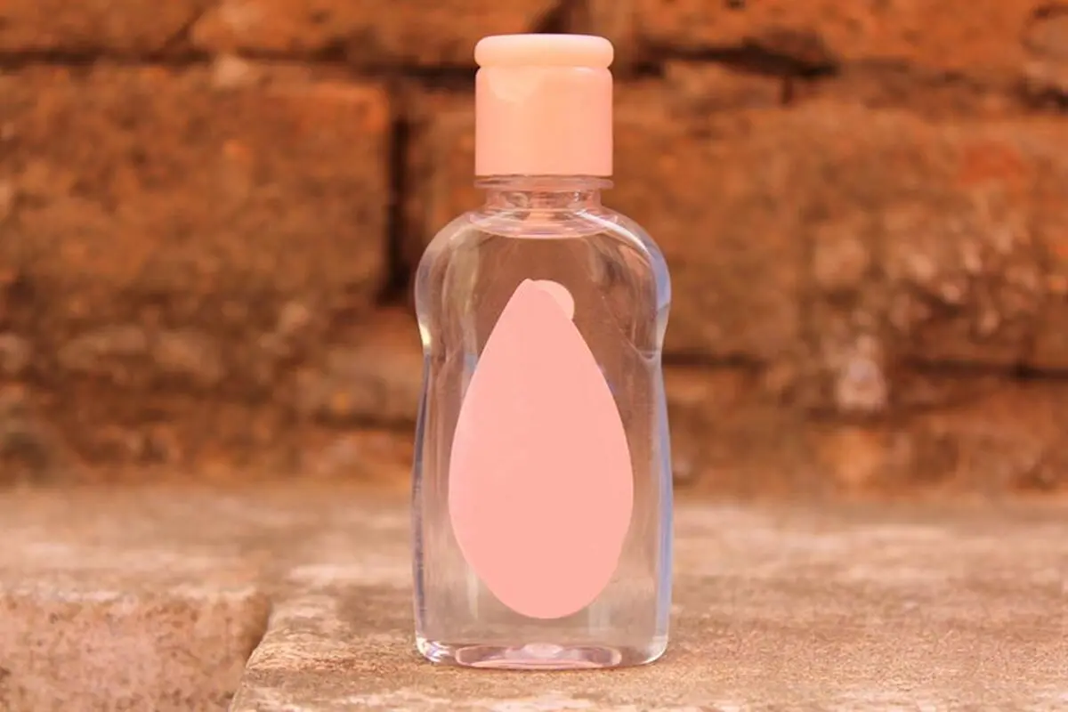baby-oil-tan-sun