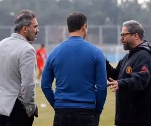 (عکس) احمدرضا عابدزاده بر مزار مهرداد میناوند