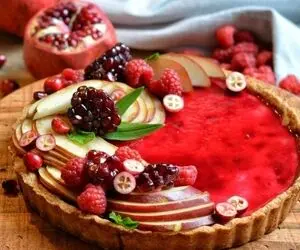طرز تهیه تارت انار ویژه شب یلدا؛ چجوری تو خونه خامه قنادی درست کنیم؟