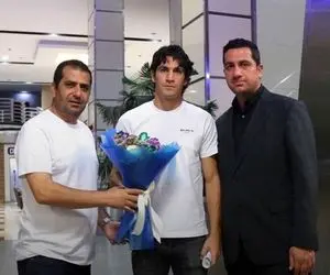 استقلال حق استفاده از این بازیکنش را ندارد!