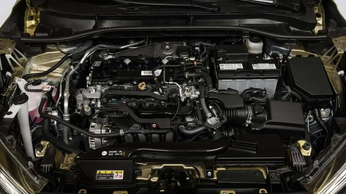 2023-toyota-corolla-cross-hybrid-xse-5