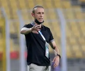 حمله استقلالی‌ها به یحیی گل محمدی