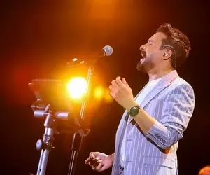 آواز حساسی؛ راغب با صدای بهشتیش جوری این آهنگ رو خوند که همه رو برد به اغماء