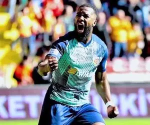 خارجی مدنظر استقلال با دستمزد ۱۱۵ میلیارد تومانی راضی می شود؟