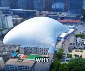 معماری خلاقانه؛ چین بینظیره موقع ساخت و ساز یه بالن بزرگ میندازن رو بنا هوا آلوده نشه