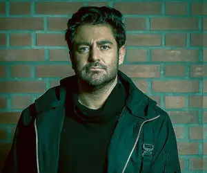 حضور محمدرضا گلزار در مراسم تشییع داریوش مهرجویی