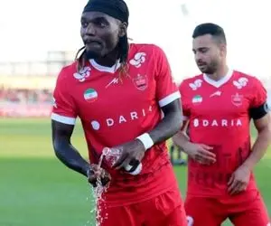 ستاره پرسپولیس از دربی جا نمی ماند