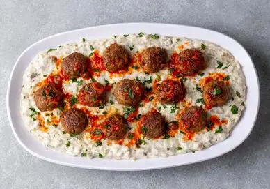 آموزش آشپزی؛ کوفته کباب ترکی با سس مخصوص