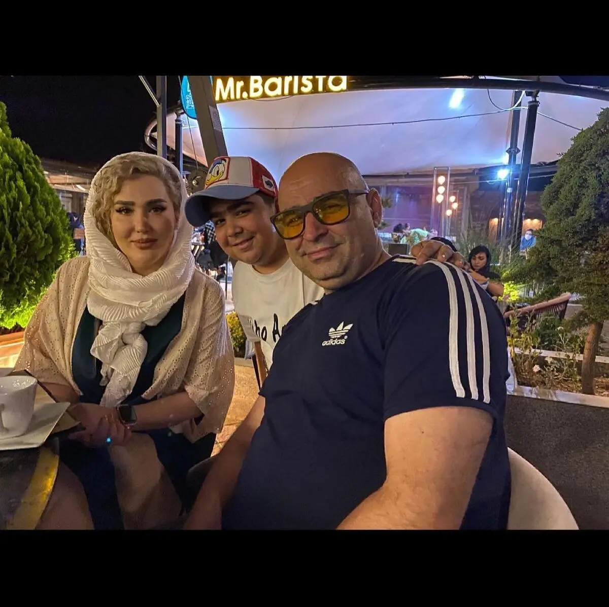 zohrefakour_1624855386_1