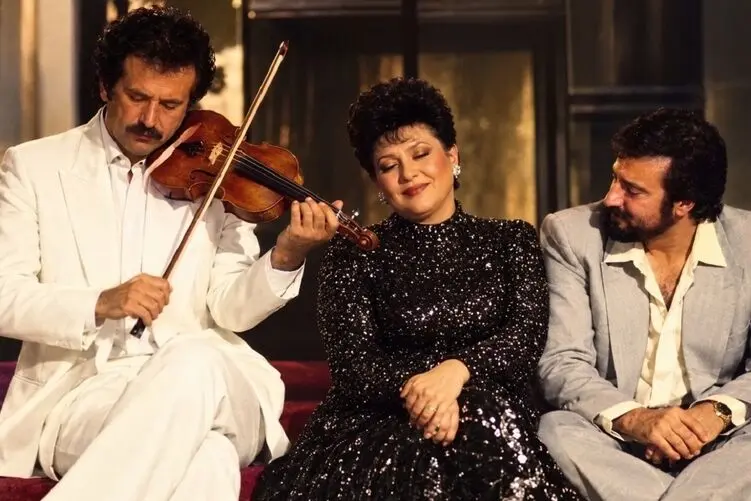آواز نوستالژیک؛ بیژن مرتضوی با روح و روان هایده بازی کرد دهه 50