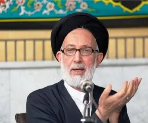 آیت‌الله مکارم شیرازی هم به نتیجه غلط بودن طرح جریمه برای بی‌حجابی رسیده