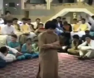 آواز مینقری؛ اینو اول دیدم گفتم این چه مسخره بازی ایه بعد دیدم مسخره گوشای نتانیاهوئه