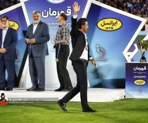 شاه، پشت به میهن؛ فرهاد باز هم سر بزنگاه پیچید