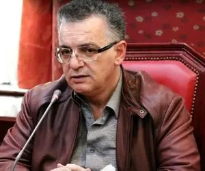 حضور مالک باشگاه تراکتور پای صندوق رأی در کنسولگری استانبول